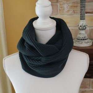 Under Armor scarf